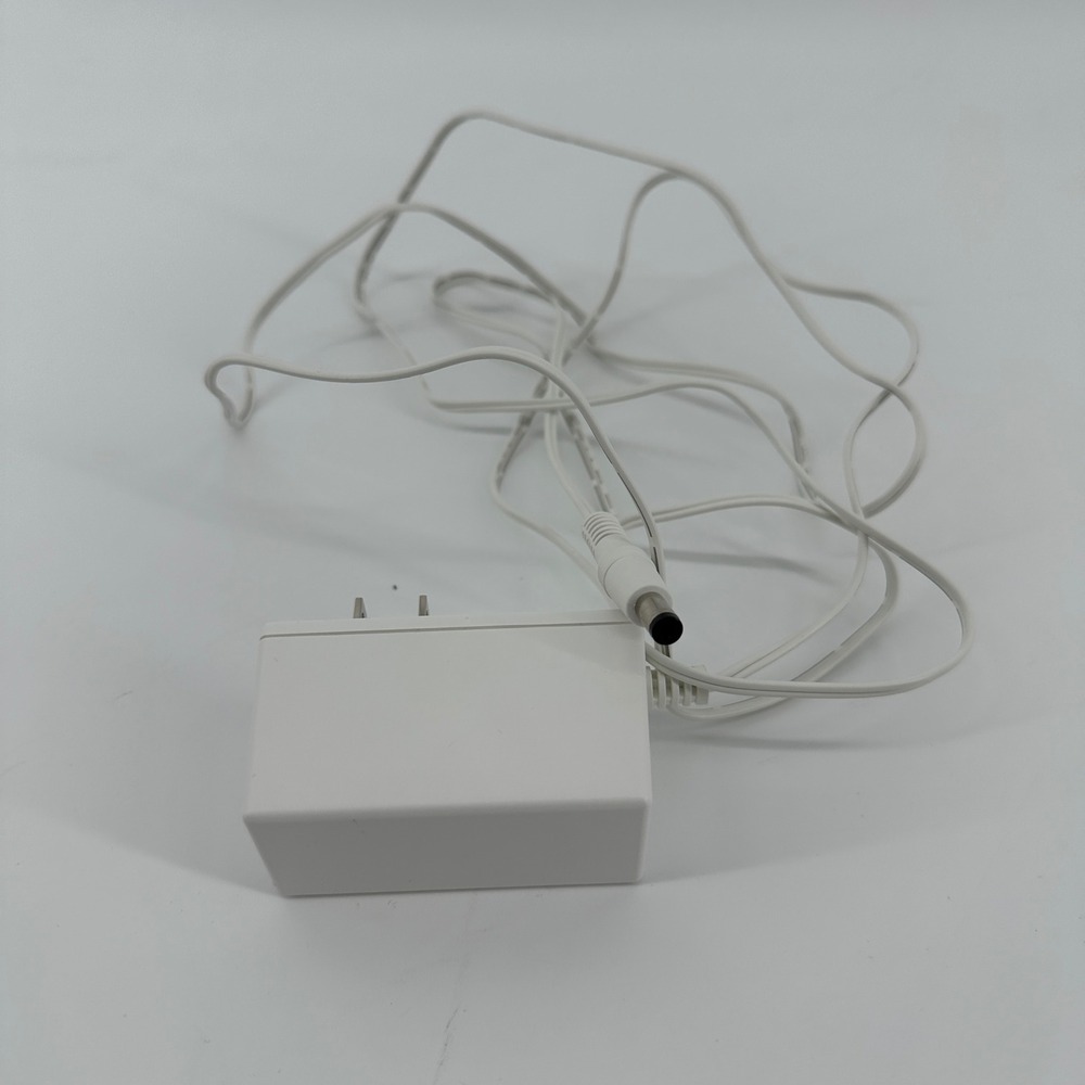 Arlo AC Adapter Power Supply 5009602 Model 2AAJ018F1 100 120V 1.5A 50 60Hz